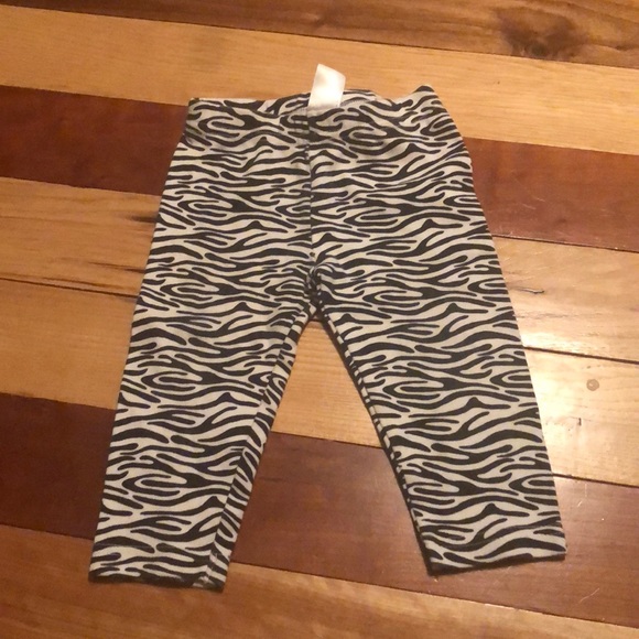 Zebra and pink print- 6-9M - Picture 4 of 4